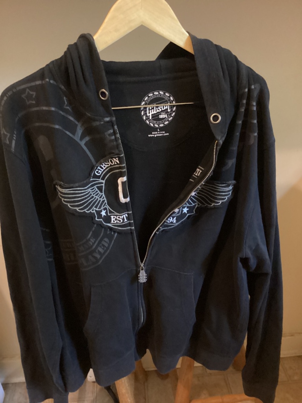 Gibson Guitars Black Full-Zip Logo Hoodie - Size Large - Picture 9 of 17